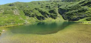 Coline et lac